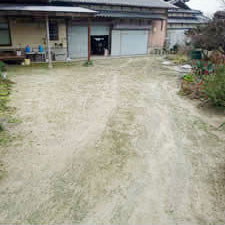 チップ砕石 砂利敷き詰 敷き均し工事-01