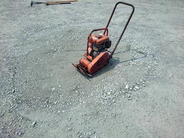 水溜まり補修作業-2