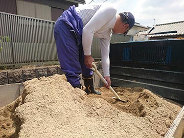 真砂土投げ入れ作業